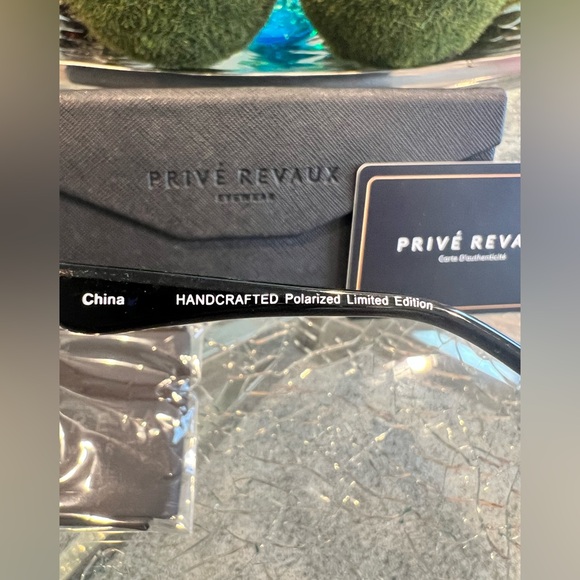 Prive Revaux NIB Full Set Unisex Polarized Sunglasses Aviator Silver Floridian - Picture 6 of 8